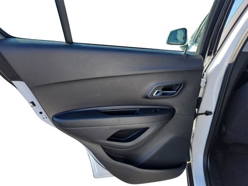 Used 2020 Chevrolet Trax LS image 19