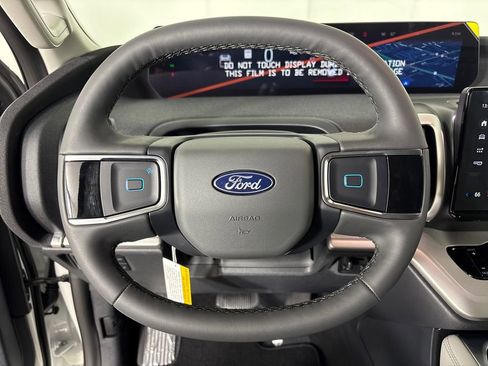 New 2026 Ford Expedition Active image 17