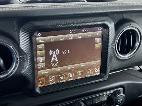 Used 2023 Jeep Wrangler Unlimited Sahara w/ Cold Weather Group AWD/4WD image 19
