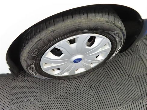 Used 2020 Ford Transit Connect XL image 9