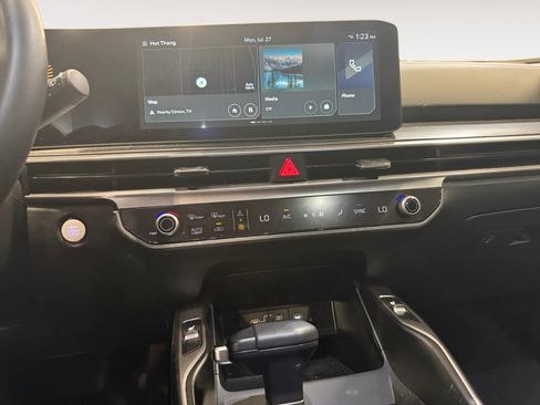 Used 2025 Kia Sorento S w/ Panoramic Sunroof Package FWD image 12