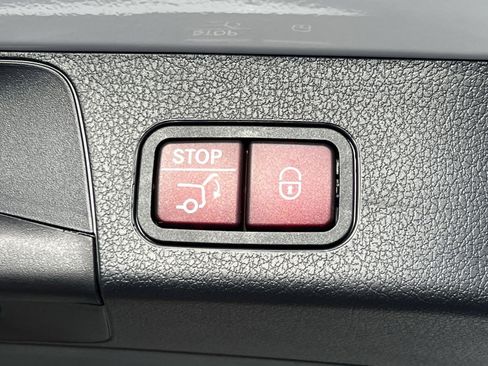 New 2026 Mercedes-Benz GLB 250 4MATIC image 25