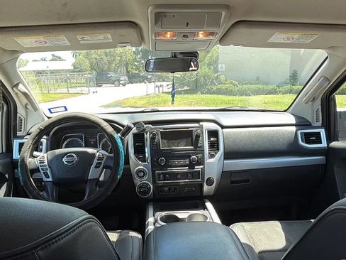 Used 2019 Nissan Titan PRO-4X AWD/4WD image 8