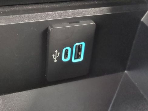 Certified 2025 Ford F350 Lariat w/ Black Appearance Package image 63