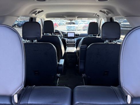 Used 2023 Ford Explorer XLT w/ Equipment Group 202A image 6