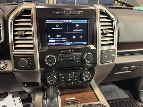 Used 2015 Ford F150 Lariat w/ Equipment Group 501A Mid image 17