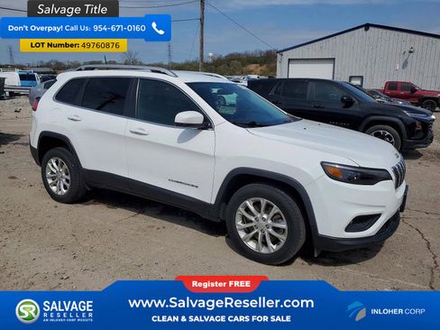 Used 2019 Jeep Cherokee Latitude w/ Cold Weather Group FWD image 5