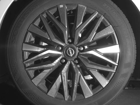 Used 2025 Nissan Altima 2.5 SV image 12