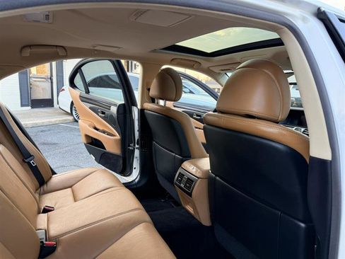 Used 2014 Lexus LS 460 w/ Comfort Package RWD image 21