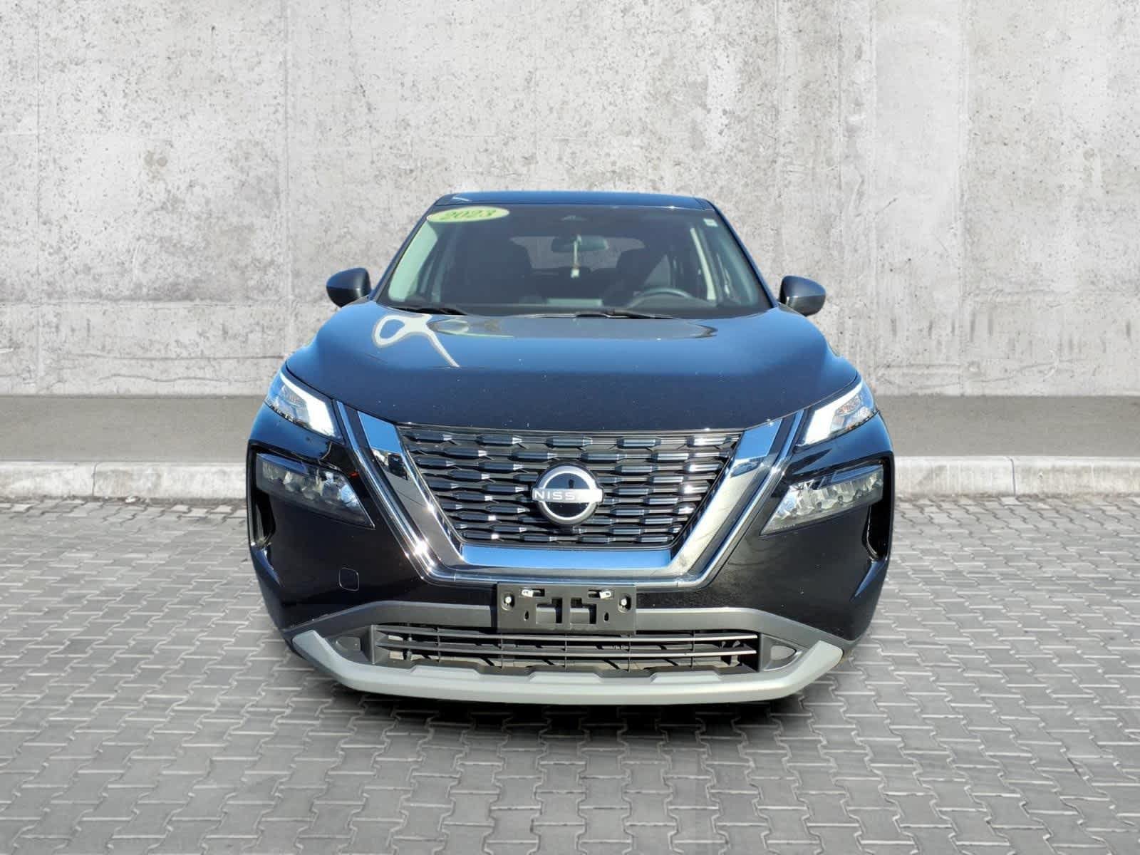 Used 2023 Nissan Rogue S AWD/4WD image 3