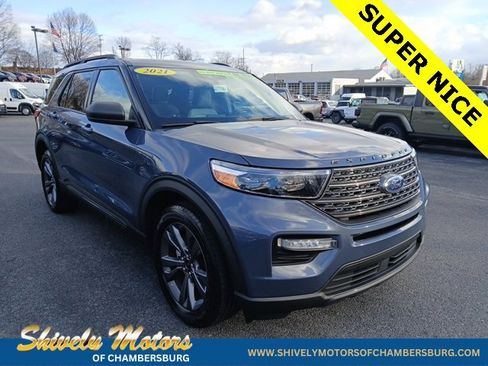 Used 2021 Ford Explorer XLT w/ Equipment Group 202A image 8