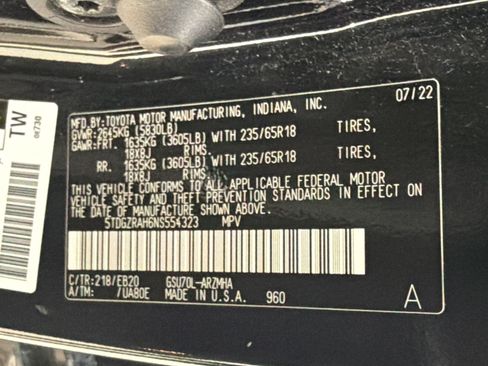 Used 2022 Toyota Highlander XLE FWD image 23