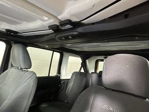 Used 2024 Jeep Wrangler Unlimited Sahara AWD/4WD image 11