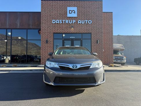 Used 2013 Toyota Camry LE image 2