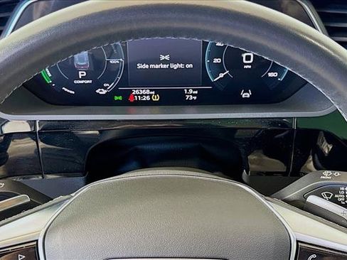 Used 2022 Audi e-tron Premium Plus w/ Premium Plus Package AWD/4WD image 12