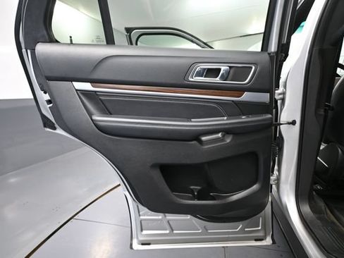 Used 2017 Ford Explorer Limited AWD/4WD image 35