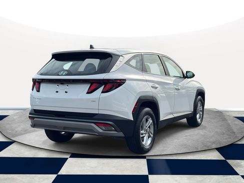 Certified 2025 Hyundai Tucson SE image 5