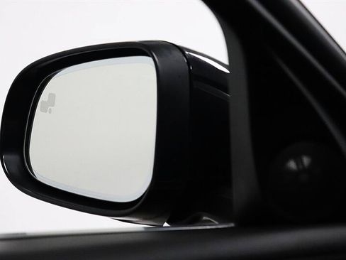 Used 2015 Jaguar XJ L Portfolio RWD image 46
