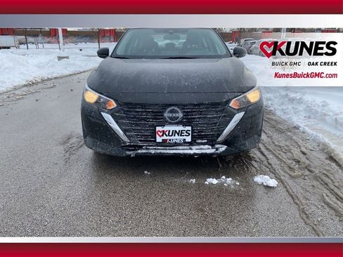 Used 2024 Nissan Sentra SV image 3