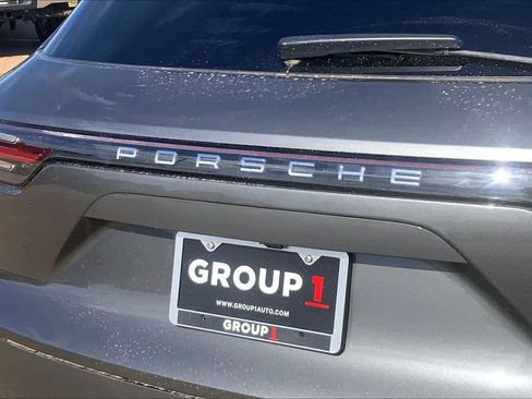 Used 2022 Porsche Cayenne AWD/4WD image 10