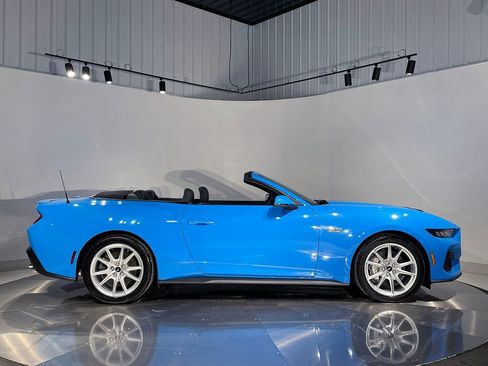 Used 2025 Ford Mustang GT Premium image 6