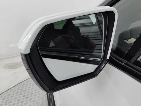 Used 2025 BMW iX xDrive50 w/ Sport Package image 21