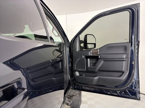 Used 2021 Ford F250 Lariat w/ Lariat Ultimate Package AWD/4WD image 31