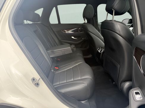 Used 2022 Mercedes-Benz GLC 300 4MATIC image 12