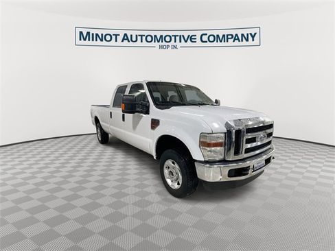Used 2010 Ford F250 XLT image 2