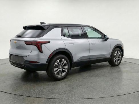 Used 2025 Chevrolet Equinox LT FWD image 9