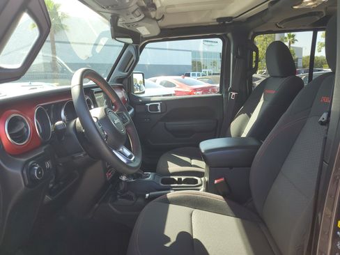 Used 2023 Jeep Wrangler Unlimited Rubicon w/ LED Lighting Group AWD/4WD image 11