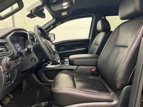 Used 2021 Nissan Titan PRO-4X w/ Pro-4x Convenience Package image 13