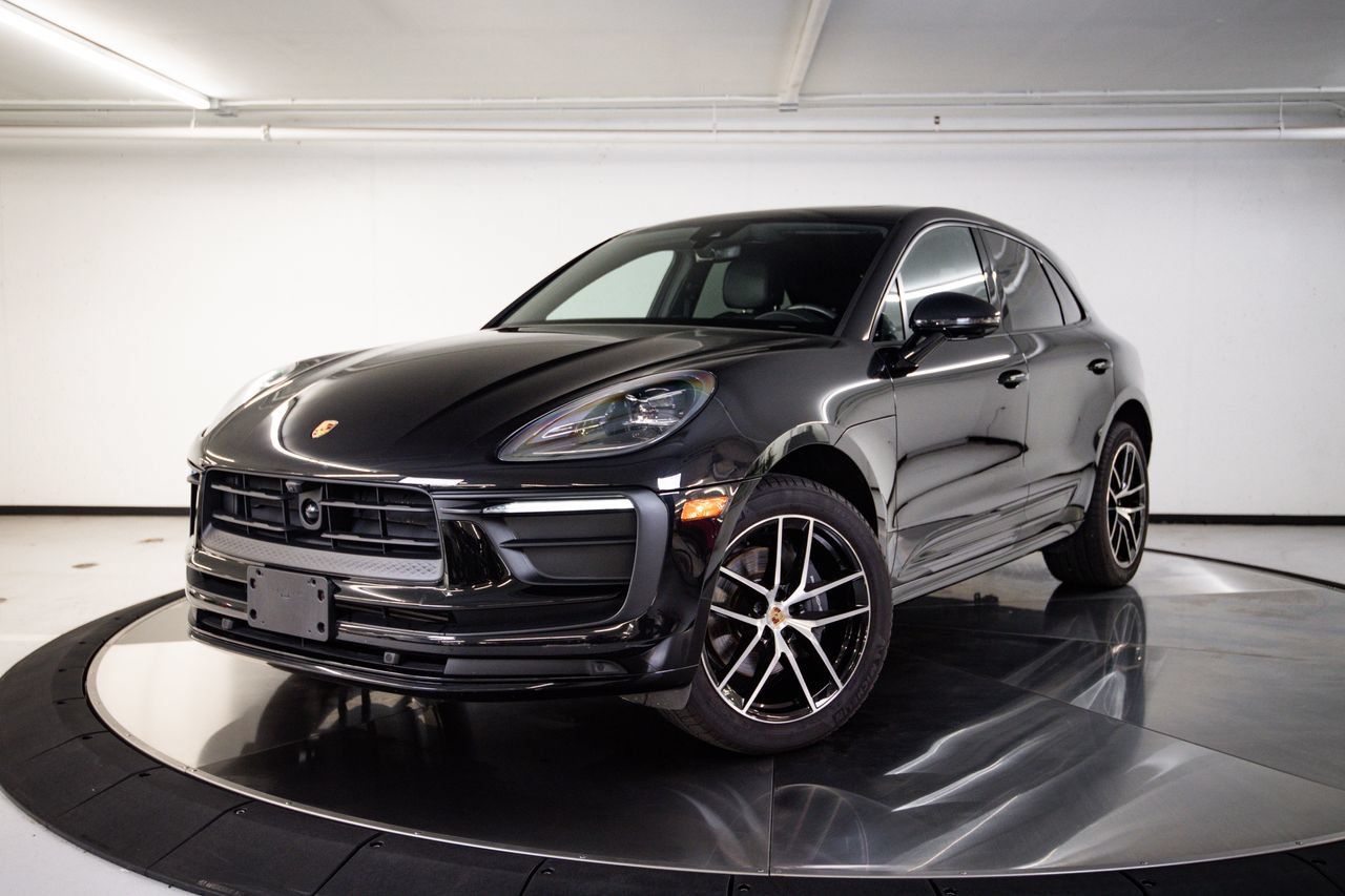 Certified 2023 Porsche Macan AWD/4WD image 1