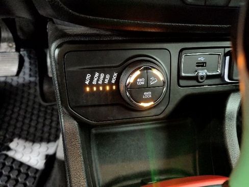 Used 2021 Jeep Renegade Trailhawk w/ Trailer Tow Group image 23