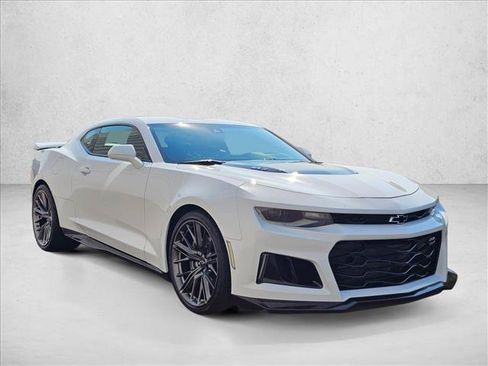 Used 2022 Chevrolet Camaro ZL1 RWD image 3