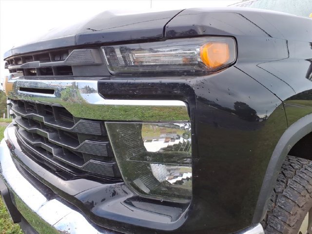Used 2024 Chevrolet Silverado 2500 LT AWD/4WD image 3