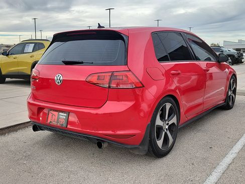 Used 2017 Volkswagen GTI SE image 3
