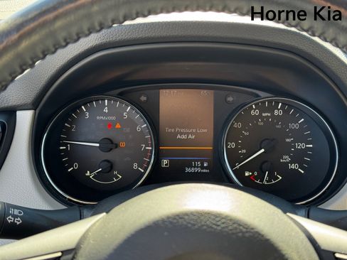 Used 2021 Nissan Rogue Sport SV image 17