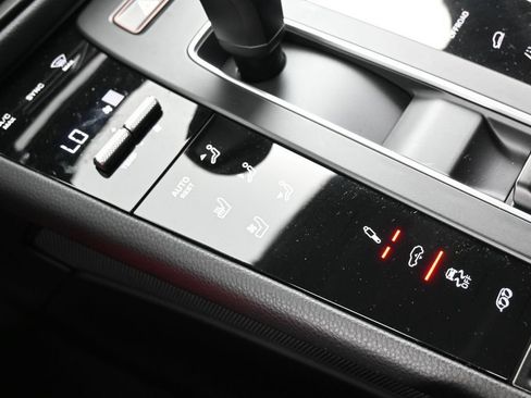Used 2025 Porsche Macan GTS AWD/4WD image 28