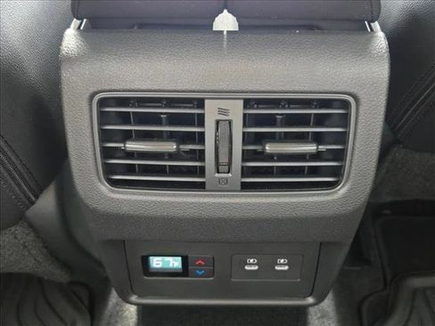 Used 2024 Nissan Rogue SL w/ SL Premium Package image 17