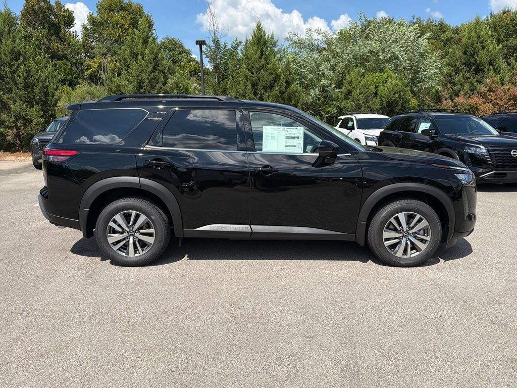 New 2026 Nissan Pathfinder SL AWD/4WD image 2