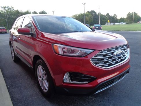 Used 2021 Ford Edge SEL w/ Convenience Package FWD image 4