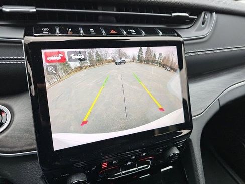 Used 2023 Jeep Grand Cherokee Limited w/ Luxury Tech Group II image 22