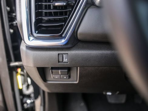 Used 2025 GMC Canyon Elevation w/ Convenience Package RWD image 18