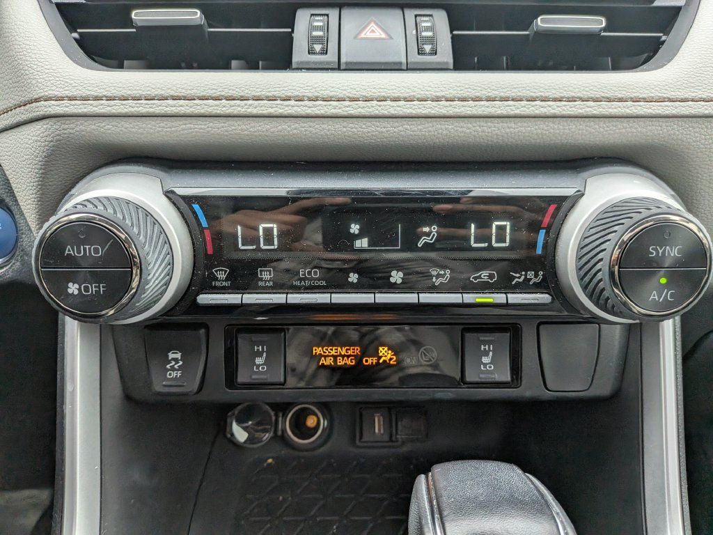 Used 2021 Toyota RAV4 XLE Premium AWD/4WD image 22