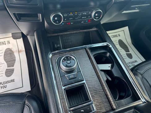 Used 2020 Ford Expedition Max Limited image 23