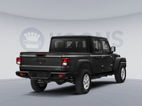 Used 2021 Jeep Gladiator Sport image 2