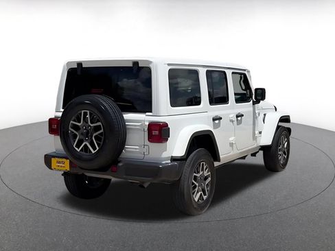 Used 2025 Jeep Wrangler Unlimited Sahara AWD/4WD image 14