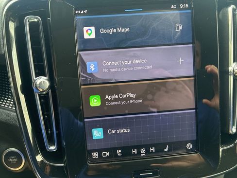 Certified 2025 Volvo XC40 B5 Plus AWD/4WD image 12