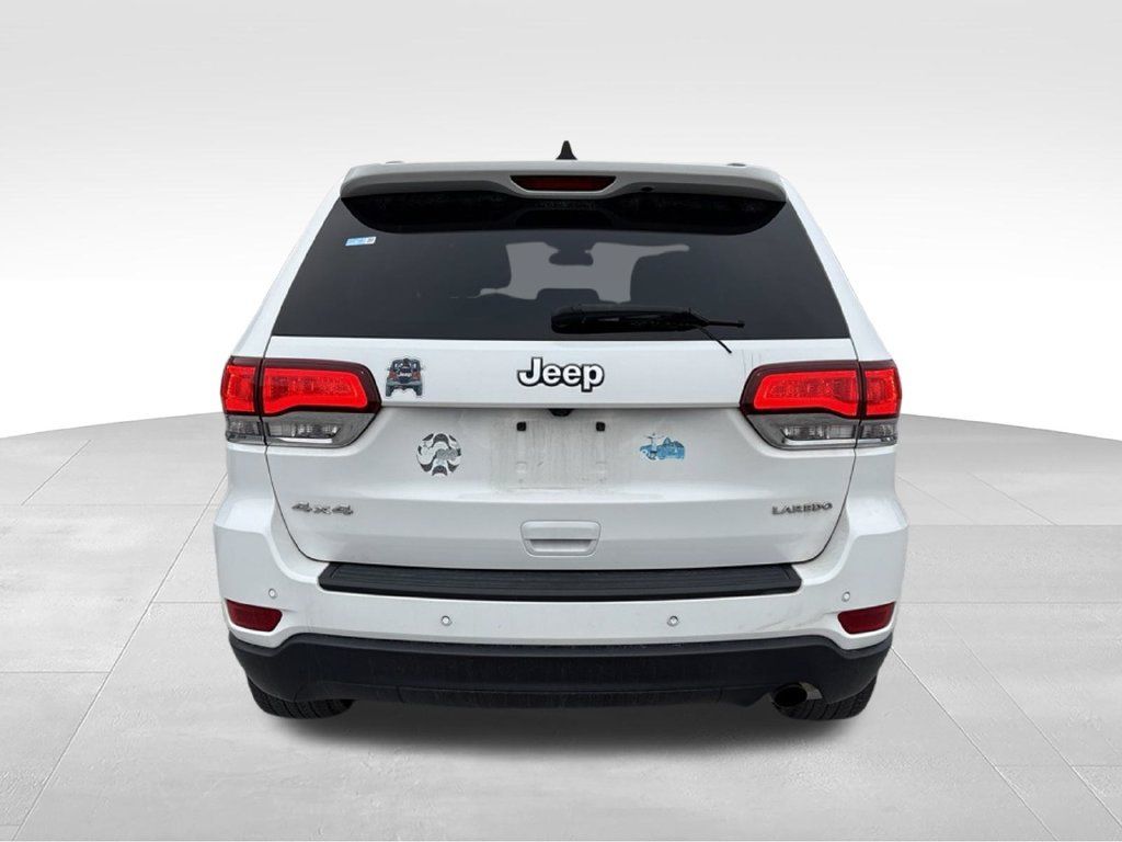 Used 2021 Jeep Grand Cherokee Laredo AWD/4WD image 5